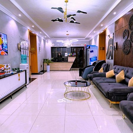 The Moon Tashkent Hotel Екстериор снимка