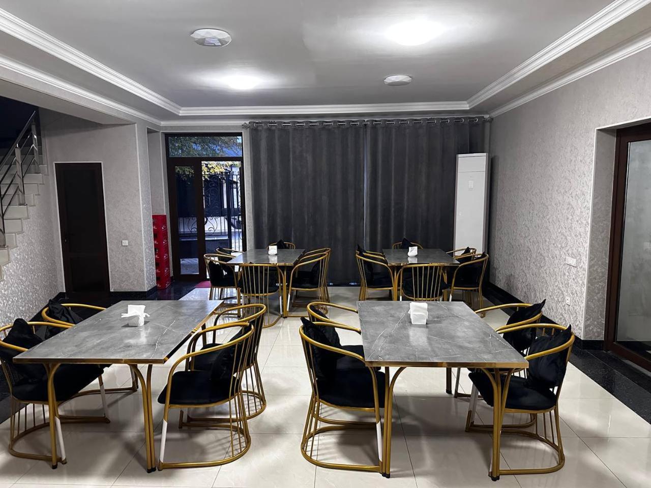 The Moon Tashkent Hotel Екстериор снимка