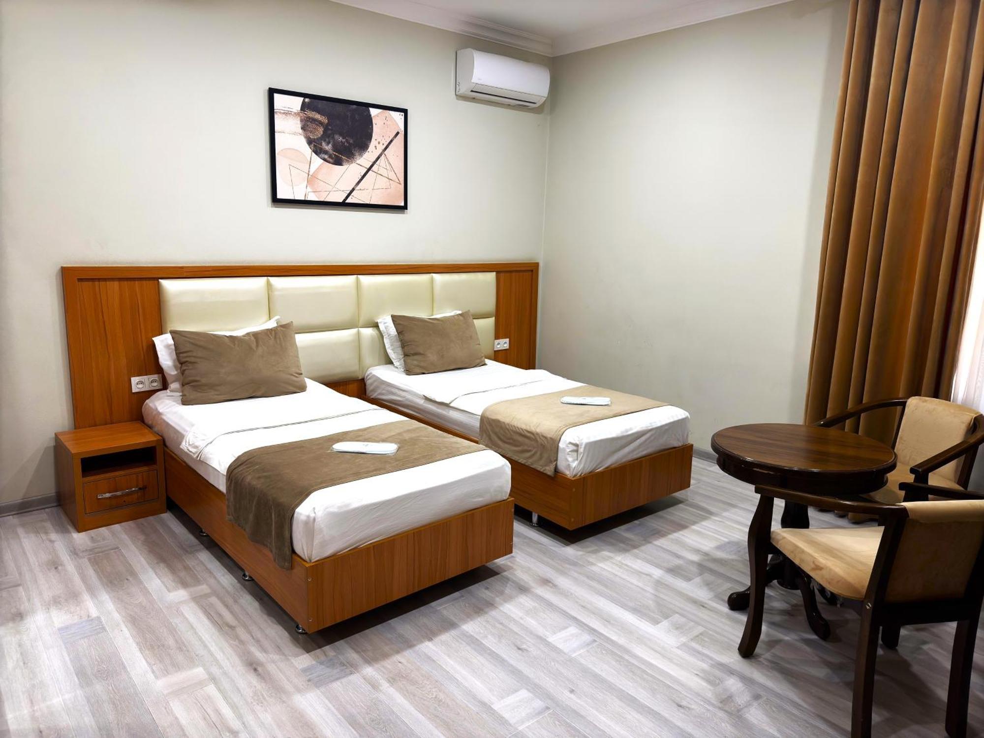 The Moon Tashkent Hotel Екстериор снимка