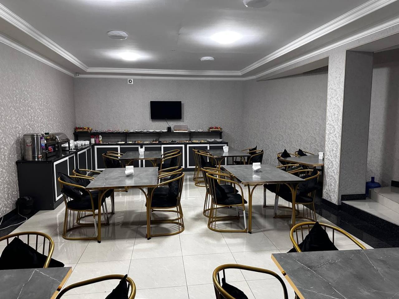 The Moon Tashkent Hotel Екстериор снимка